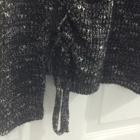 AEO Sweater - Picture 3 of 4